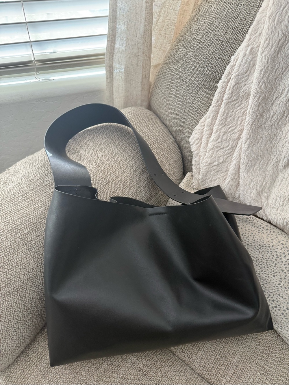 COS Black Leather Tote with interior drawstring pouch - Picture 6 of 10